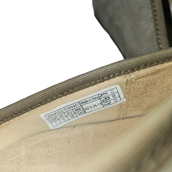 SOLD!! VIONIC "Hayes" Taupe Suede Wedge - Size 7 - Picture 7 of 8